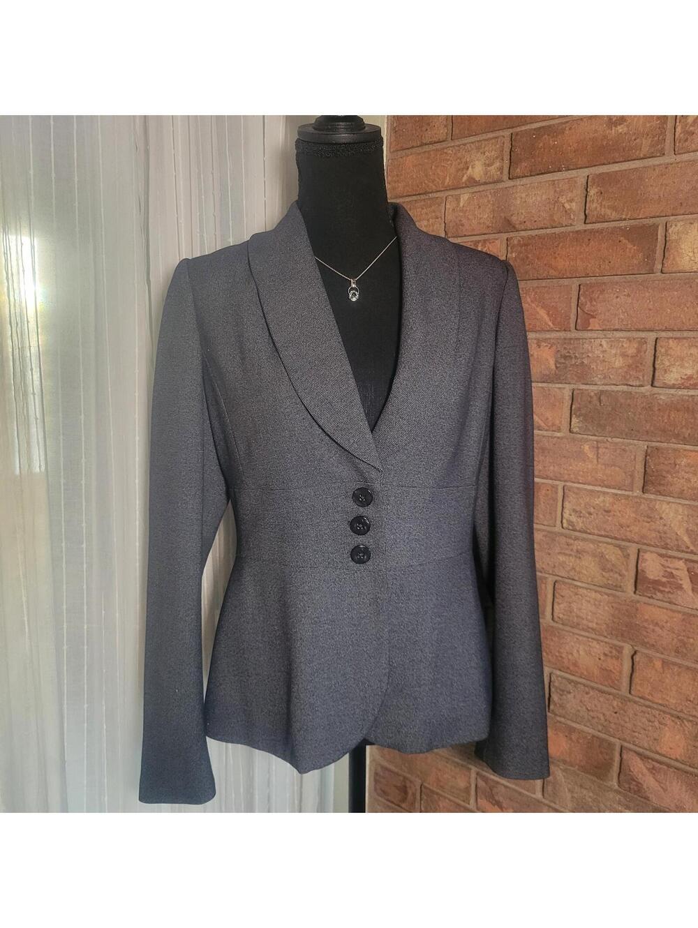 Atelier Luxe Textured Charcoal Gray Weave Tailored Fit Women's Blazer - Size 2